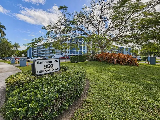 1-bedroom rental at 950 Hillcrest Dr 102 #102, Hollywood