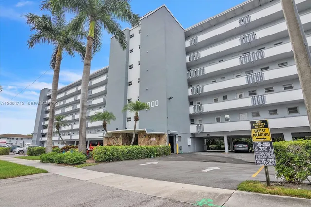 2-bedroom rental at 1000 NE 14th Avenue #503, Hallandale Beach