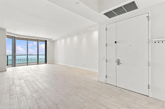 4-bedroom rental at 1300 Brickell Bay Drive #3804, Miami