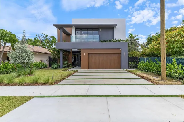 5-bedroom home at 6359 SW 34th Street, Miami