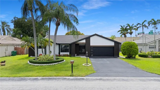 3-bedroom home at 5741 W Waterford Drive, Davie
