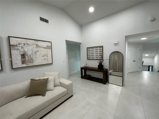 3-bedroom rental at 3345 Emerald Oaks Drive #106, Hollywood
