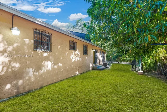 3-bedroom rental at 16420 NE 5th Avenue #000, Miami