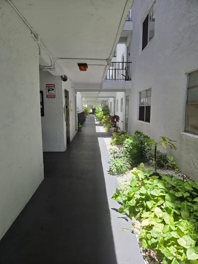 1-bedroom home at 2998 Sunrise Lakes Drive E #411, Sunrise