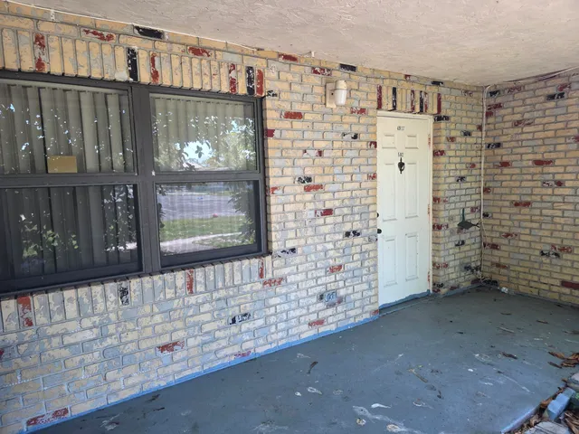 2-bedroom home at 4917 Freedom Circle, Lake Worth