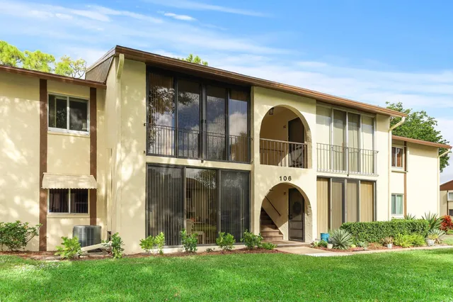 2-bedroom home at 106 Lake Pine Circle #C-1, Greenacres