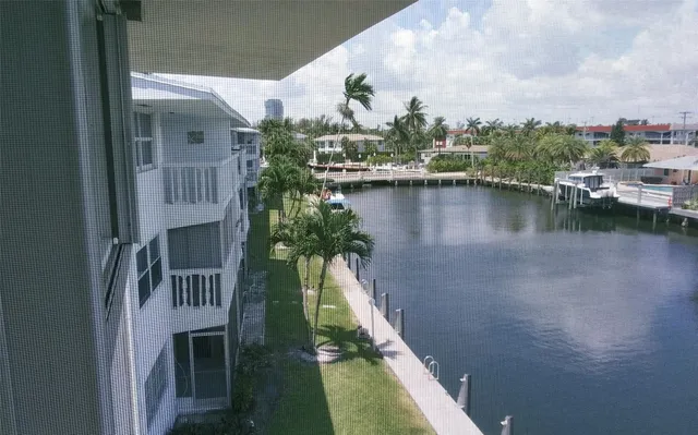 2-bedroom home at 460 Paradise Isle Boulevard #301, Hallandale Beach