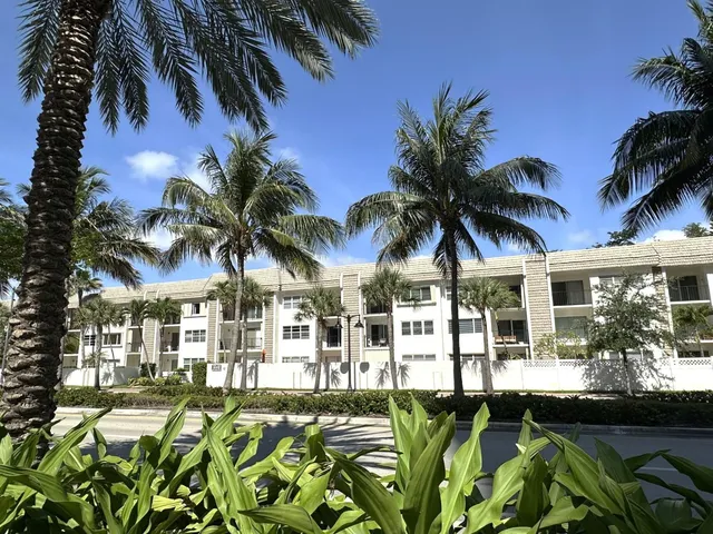 1-bedroom rental at 4143 N Ocean Boulevard #202, Fort Lauderdale