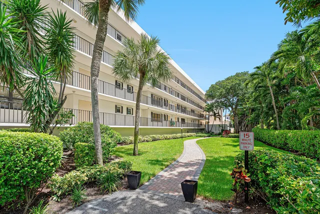 3-bedroom rental at 277 N OCEAN Boulevard #1040, Boca Raton
