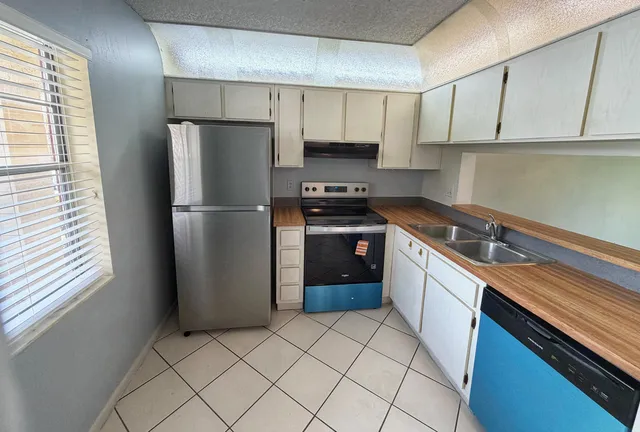 2-bedroom rental at 3652 N UNIVERSITY Drive #C-3, Coral Springs