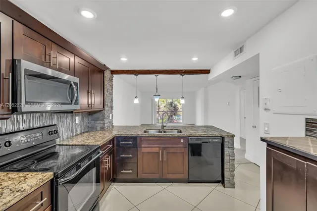 2-bedroom home at 1100 NW 87th Avenue #307, Coral Springs