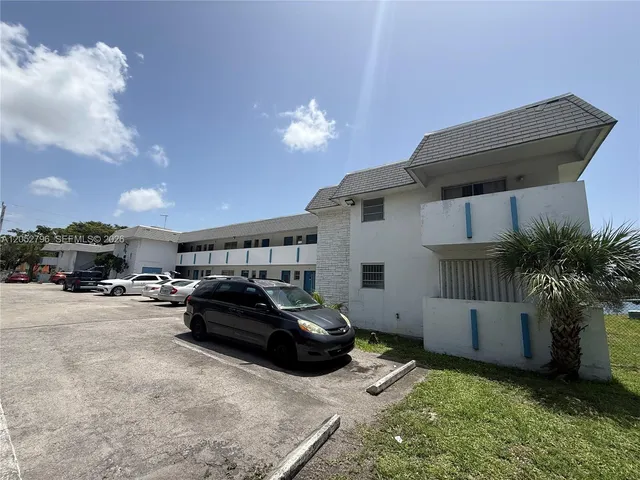 2-bedroom home at 19051 NE 2nd Avenue #1517, Miami