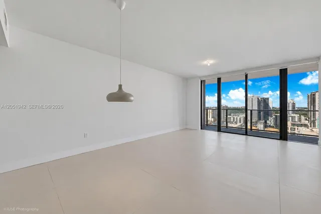 1-bedroom rental at 1000 Brickell Plaza #2110, Miami