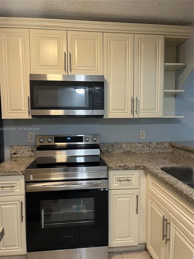 3-bedroom rental at 2740 Forest Hills Boulevard #202, Coral Springs