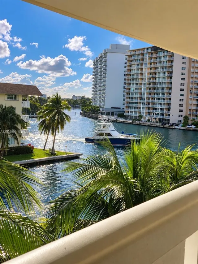 1-bedroom rental at 1889 S Ocean Drive #406, Hallandale Beach