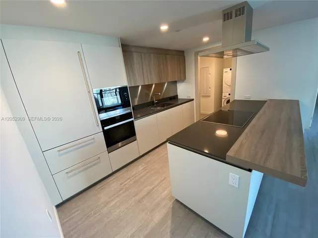 2-bedroom rental at 1000 Brickell Plaza #3309, Miami