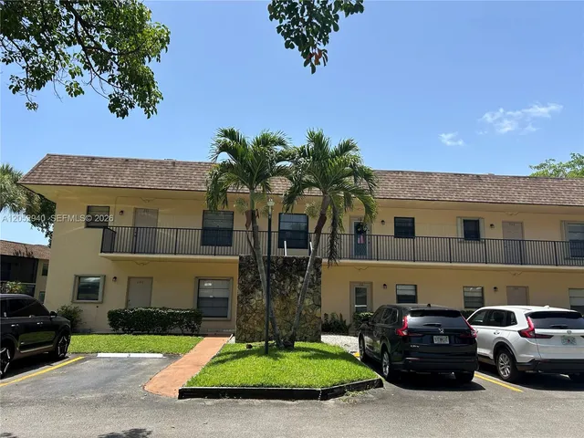 2-bedroom rental at 200 Gate Road #202, Hollywood