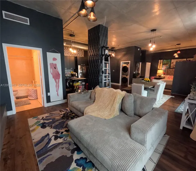 2-bedroom rental at 2100 Van Buren Street #222, Hollywood