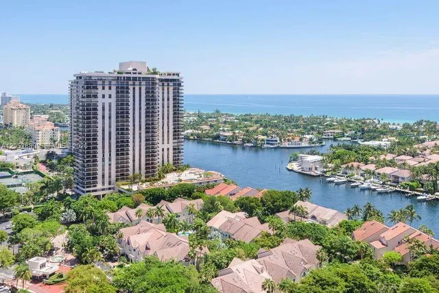 2-bedroom rental at 19400 Turnberry Way #PH221, Aventura