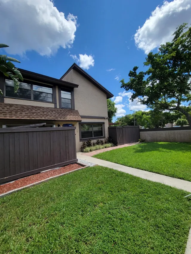 2-bedroom home at 1701 BAYBERRY Drive #1701, Hollywood