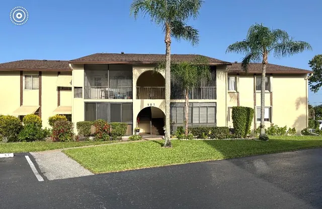 2-bedroom home at 101 LAKE PINE Circle #B-2, Greenacres