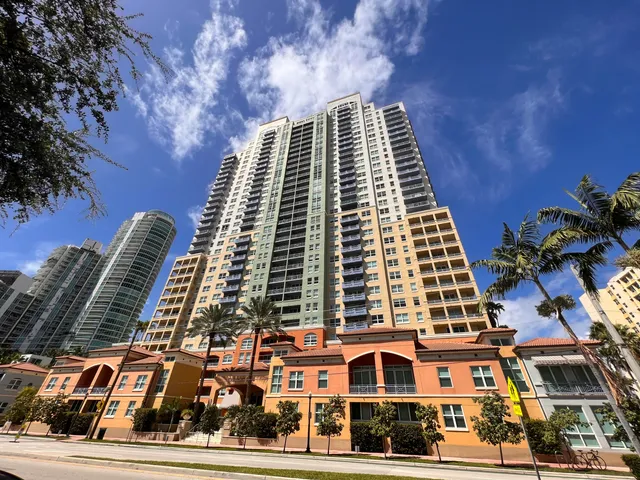 2-bedroom rental at 90 ALTON Road #2110, Miami Beach