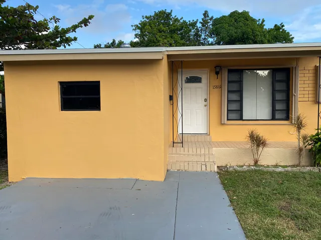 4-bedroom rental at 15861 NE 14TH Court, North Miami Beach