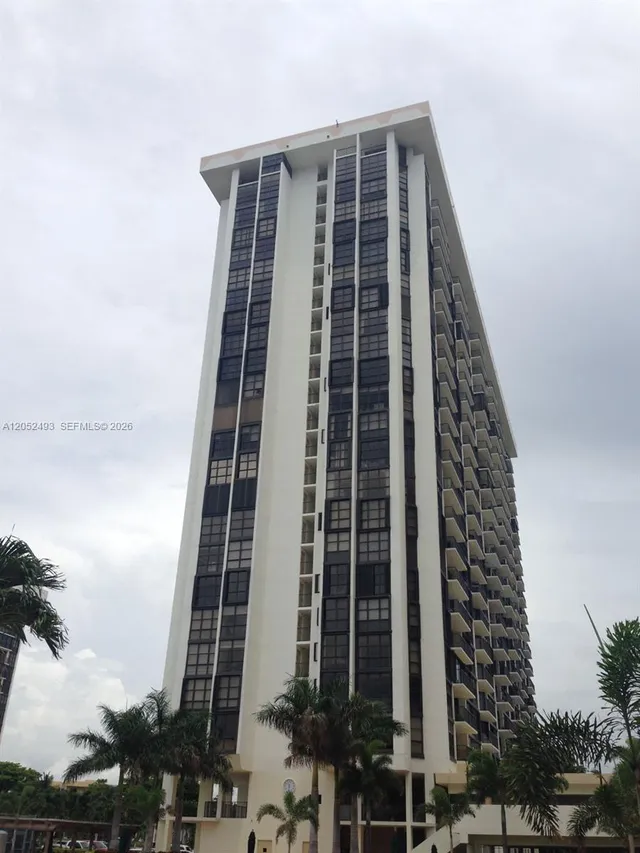 1-bedroom home at 1901 Brickell Avenue #B504, Miami