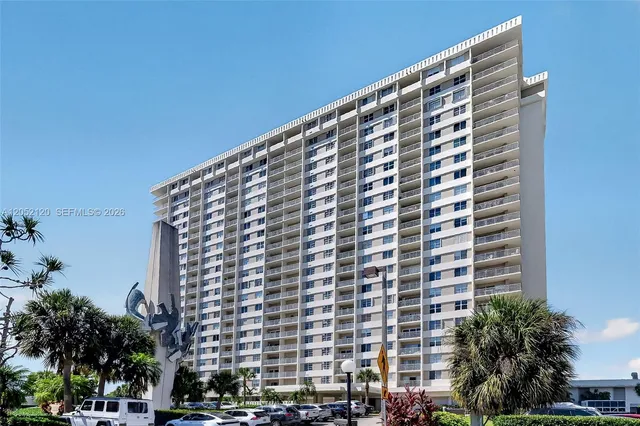 3-bedroom home at 300 Bayview Drive #916, Sunny Isles Beach