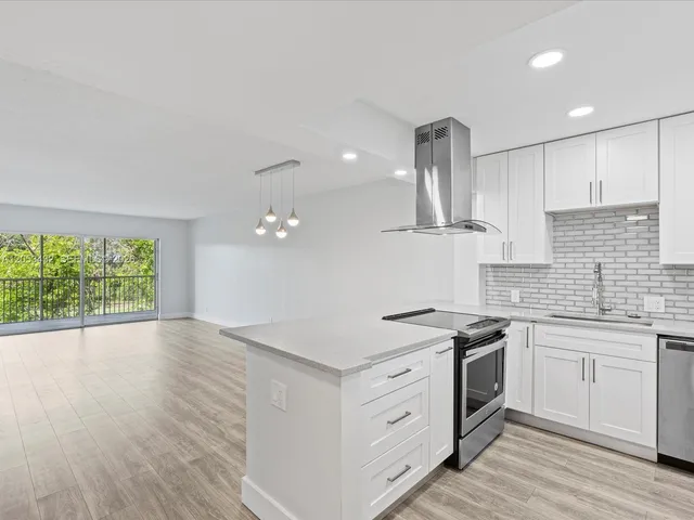 1-bedroom home at 3150 N Palm Aire Drive #406, Pompano Beach