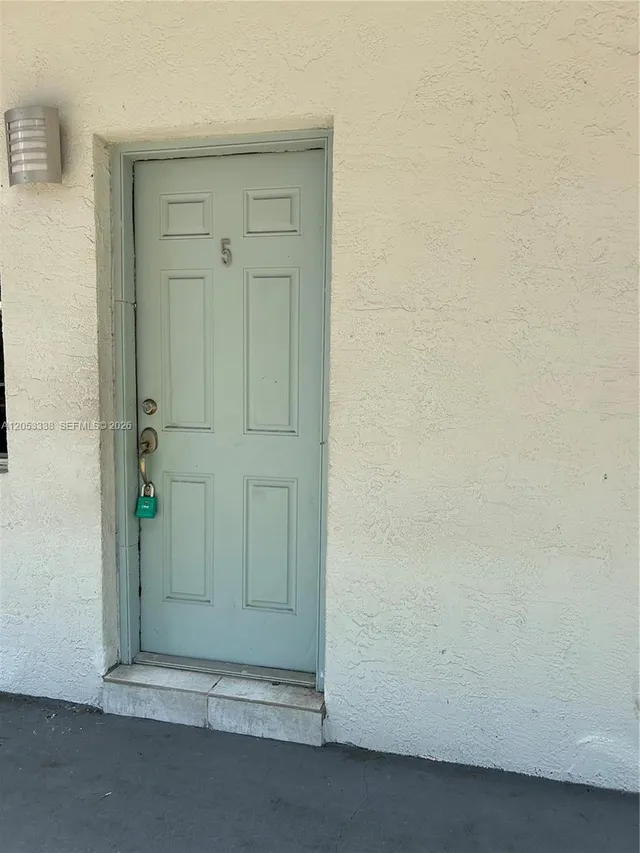 1-bedroom rental at 1925 Madison Street #5, Hollywood