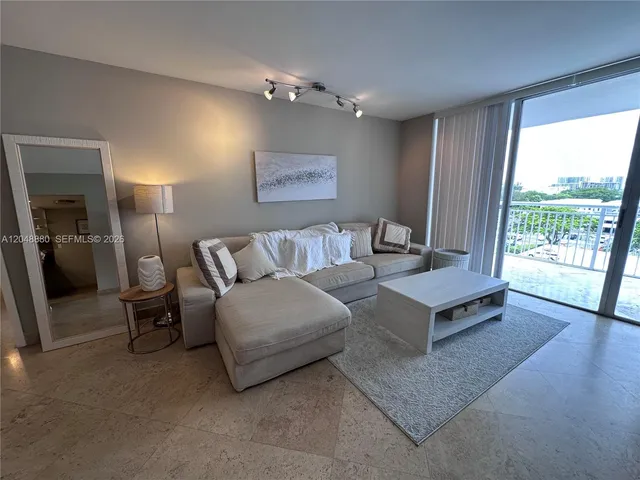 2-bedroom rental at 18021 Biscayne Boulevard #702, Aventura