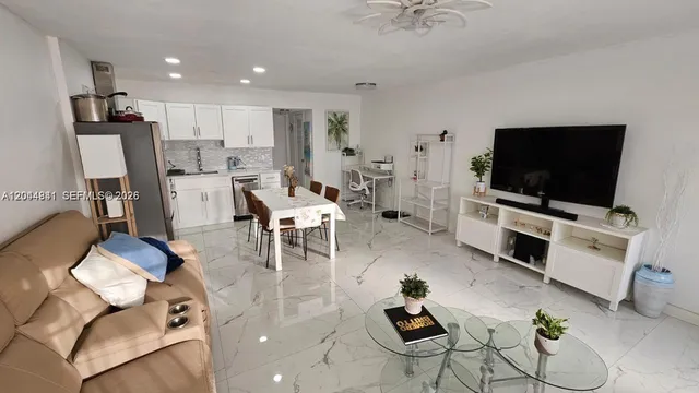 1-bedroom rental at 340 S Oakridge #S 340, Deerfield Beach