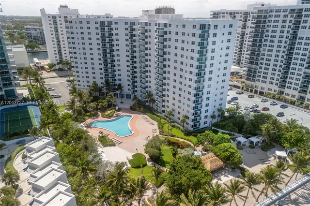1-bedroom rental at 3001 S Ocean Drive #317, Hollywood