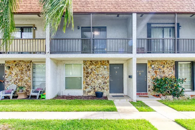 2-bedroom rental at 5215 SW 40th Avenue #48, Dania Beach
