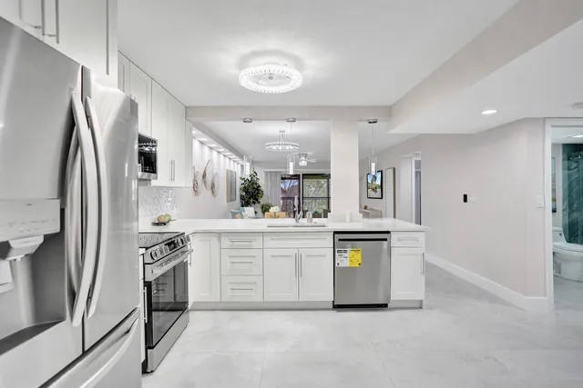 2-bedroom home at 7146 Huntington Lane #402, Delray Beach