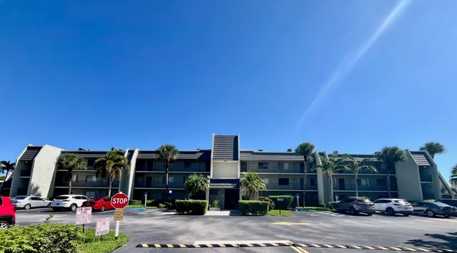2-bedroom home at 4090 Tivoli Court #301, Lake Worth