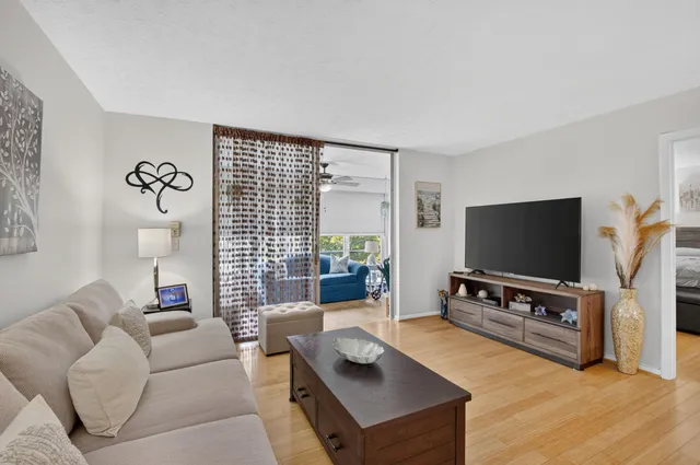 2-bedroom home at 11 Willowbrook Lane #204, Delray Beach