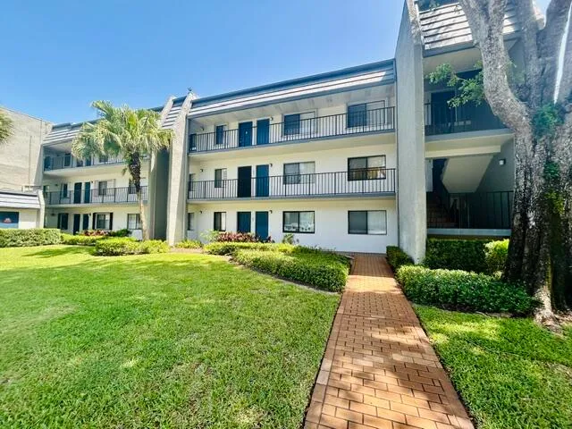 2-bedroom home at 4801 Esedra Court #205, Lake Worth