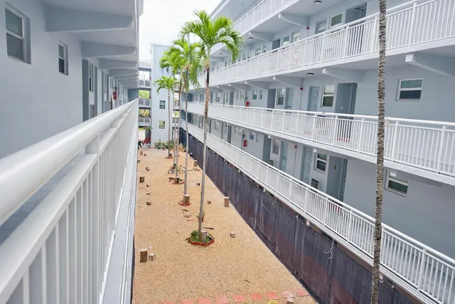 2-bedroom home at 215 SE 3RD Avenue #306D, Hallandale Beach