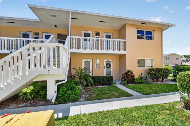 2-bedroom rental at 2111 NE 1ST Court #204, Boynton Beach
