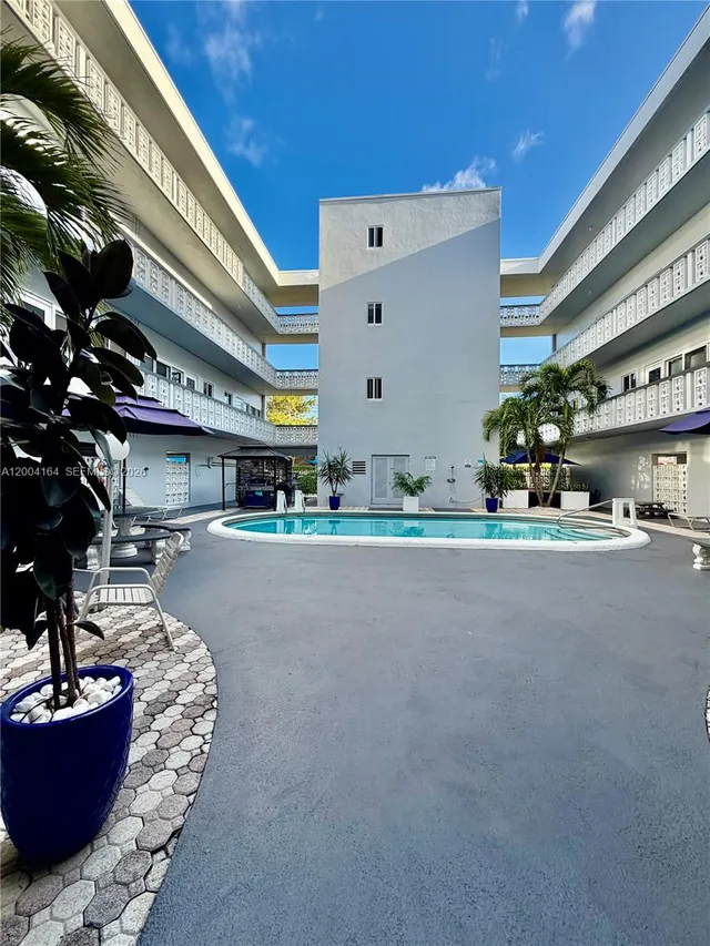 2-bedroom home at 1818 Rodman Street #3A, Hollywood