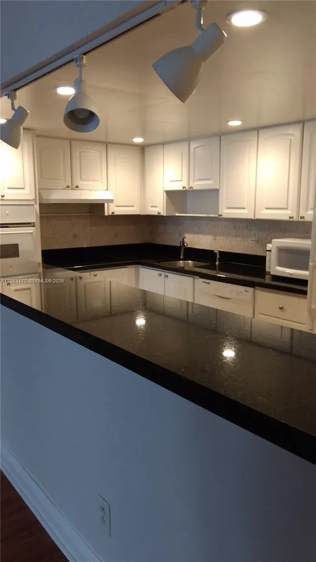 1-bedroom home at 19390 Collins Avenue #1014, Sunny Isles Beach