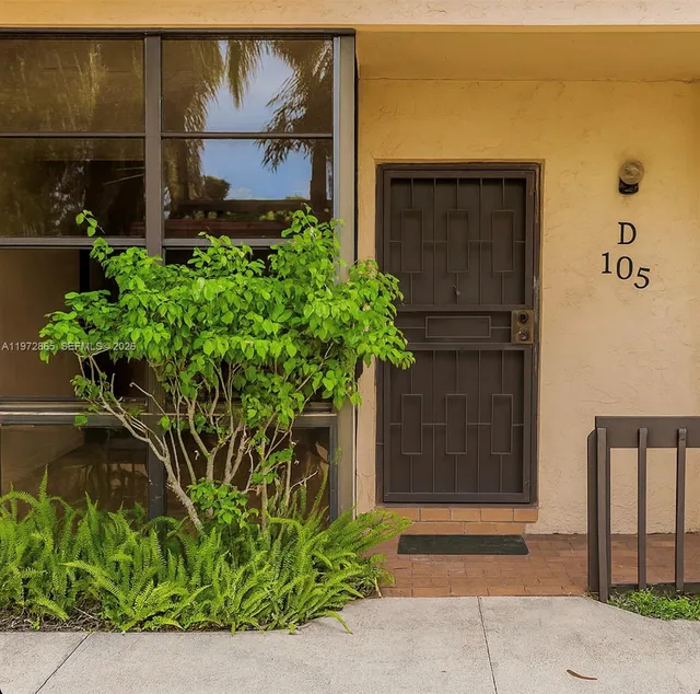 2-bedroom rental at 800 NE 199th Street #105D, Miami