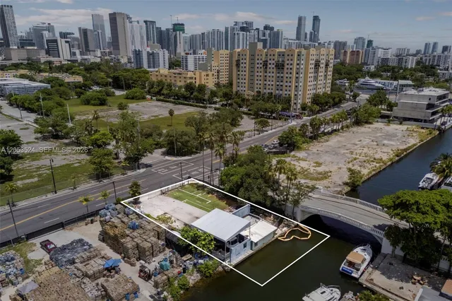 Land at 700 NW 7th Avenue, Miami