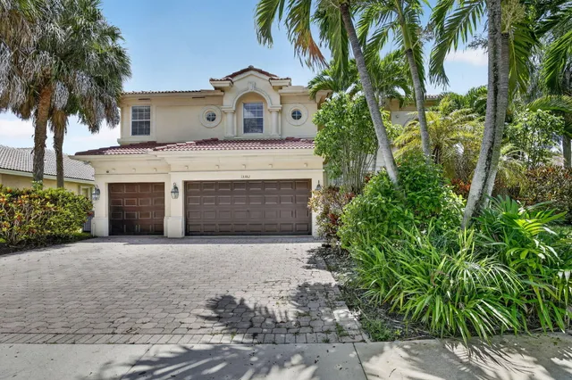 4-bedroom home at 13382 Lakepointe Circle, Cooper City