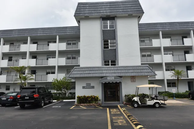 2-bedroom home at 6020 NW 44th Street #304, Lauderhill
