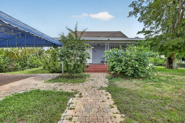 3-bedroom rental at 2465 Taylor Street, Hollywood