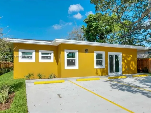 2-bedroom home at 1541 SW 44 Avenue, Fort Lauderdale