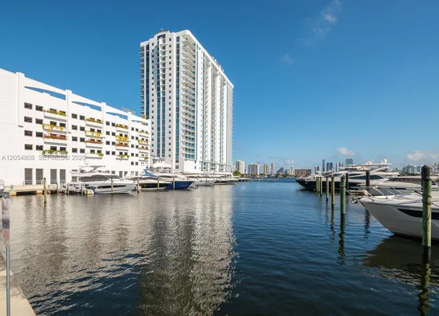 3-bedroom home at 17301 Biscayne Boulevard #1609, North Miami Beach